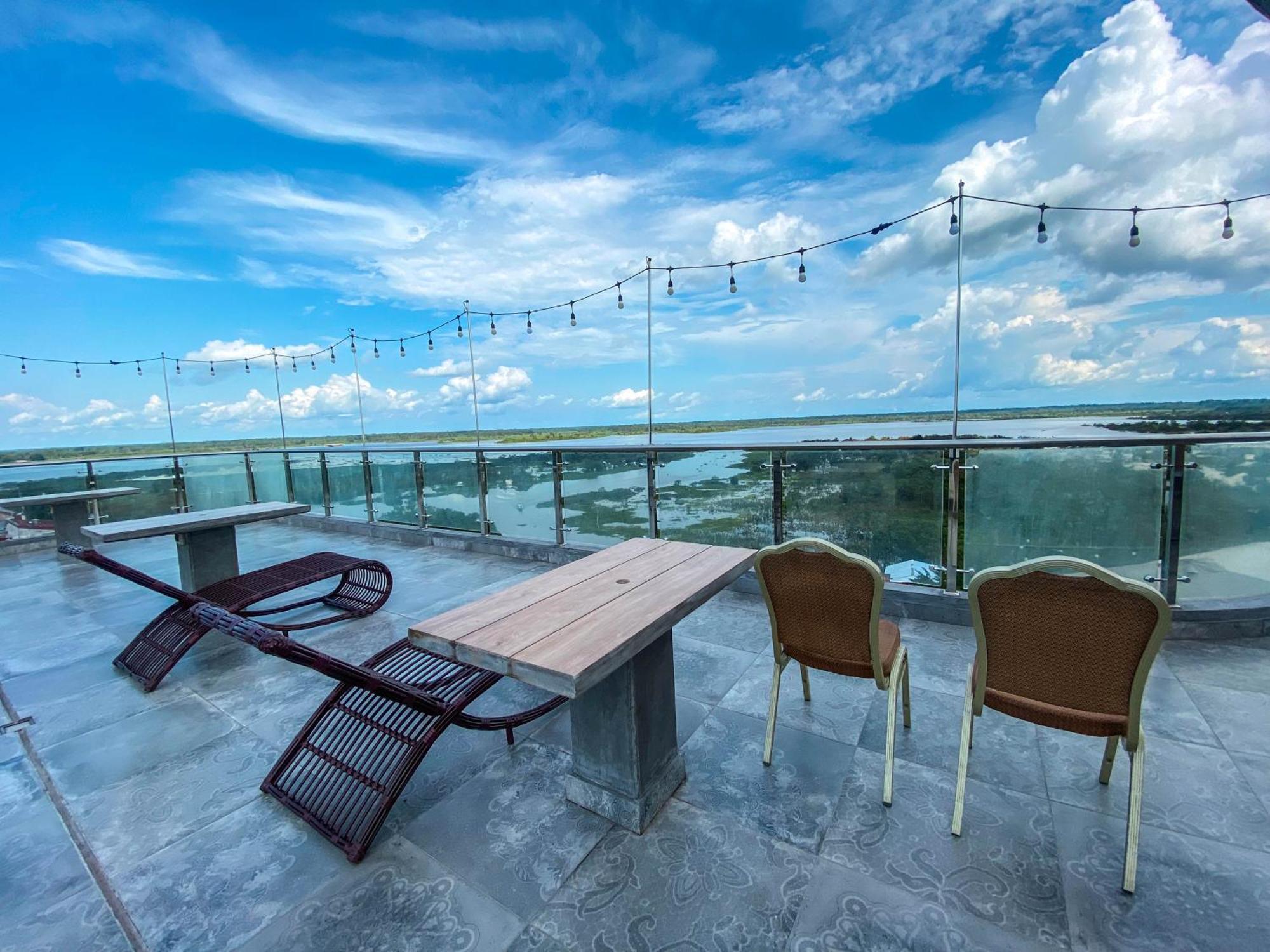 Hotel De Turistas Икитос Екстериор снимка